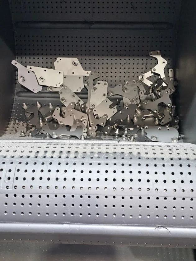 Decapado de piezas de metales